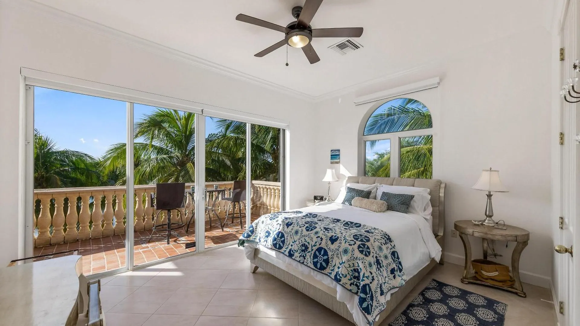Pieces Of Eight Luxe 6Br Villa Driftwood Village 0*,  Cayman Islands